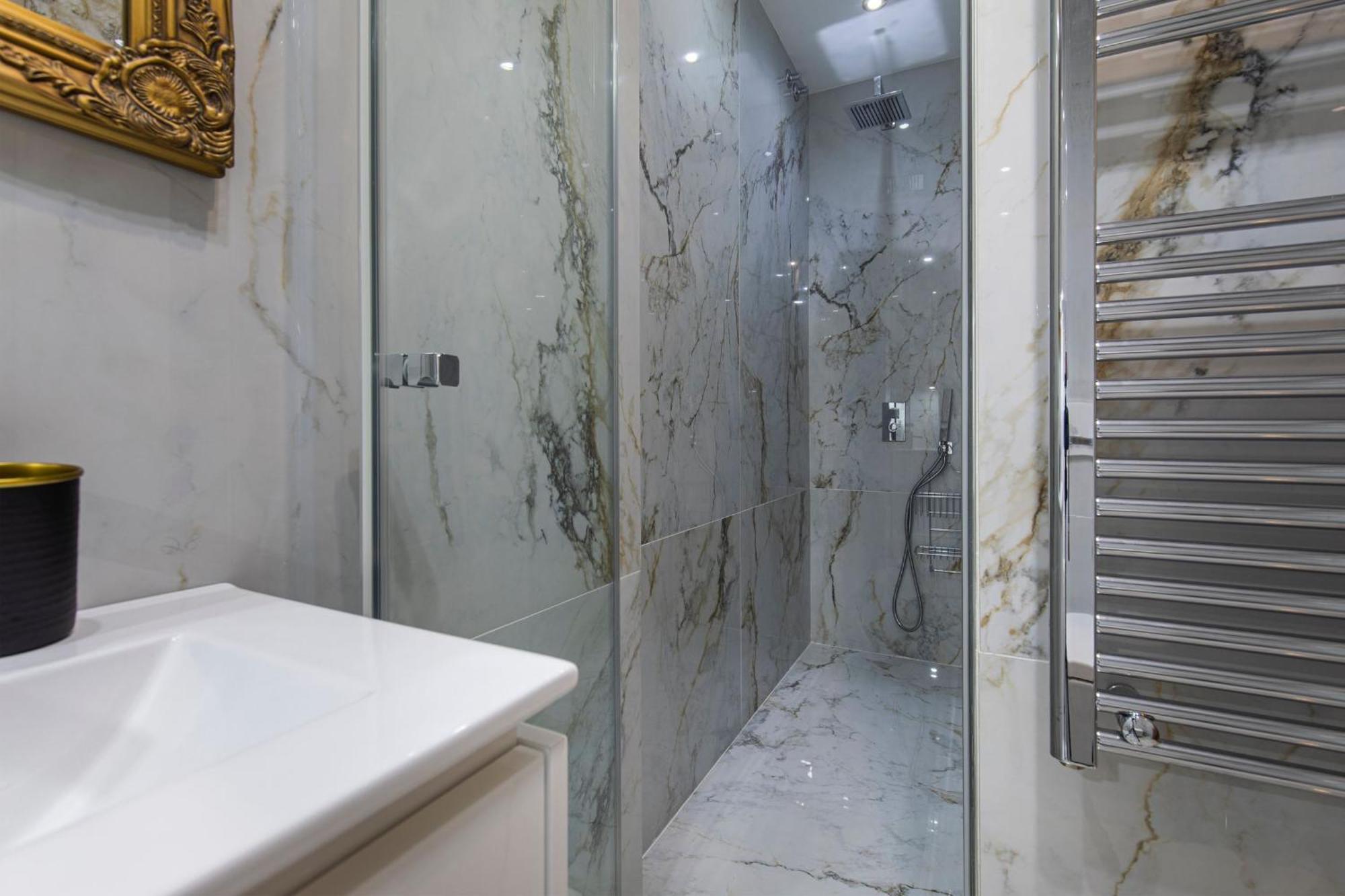 Deluxe 2Bdr Apartment In Carcavelos By Lovelystay エクステリア 写真