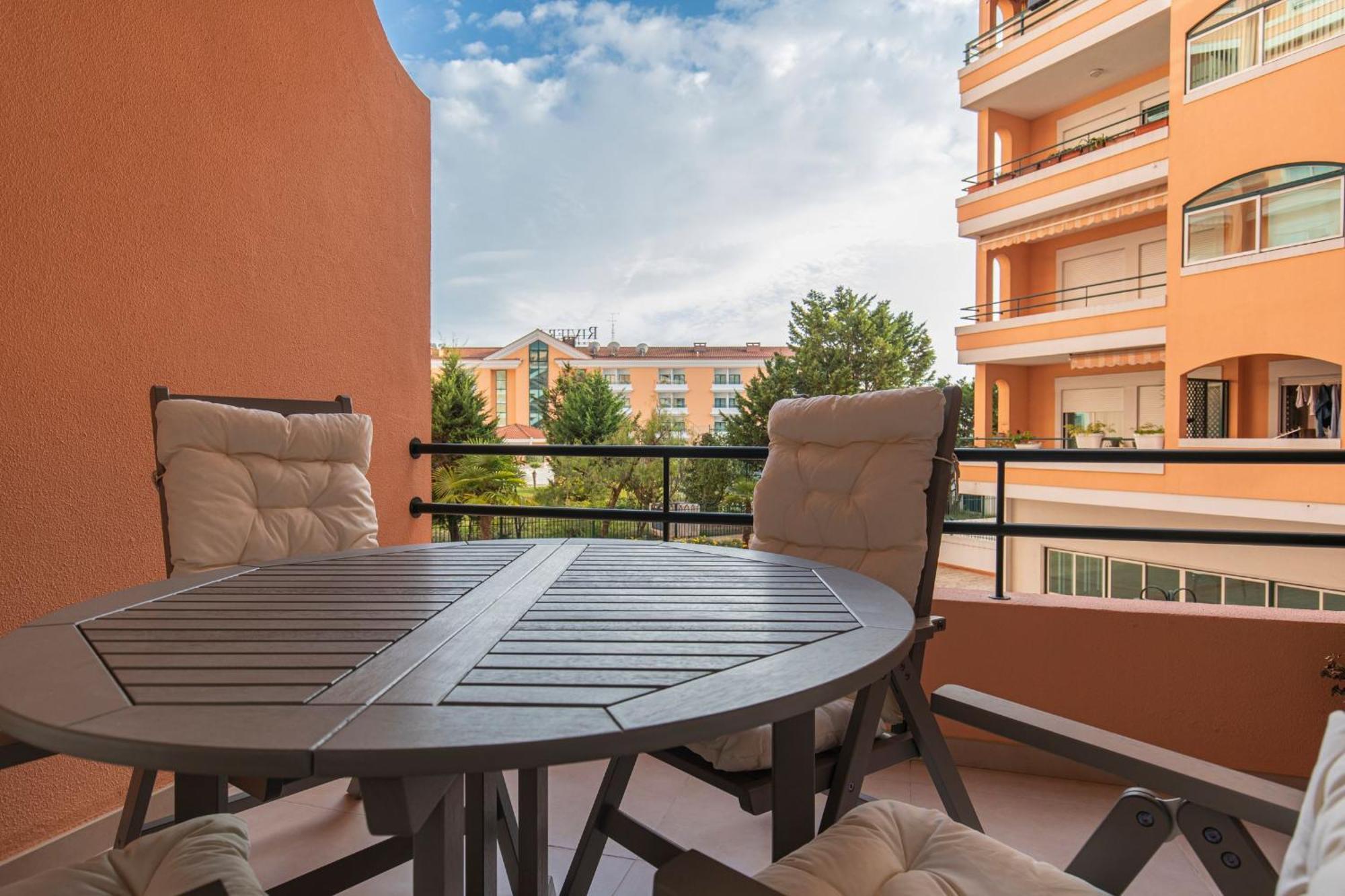 Deluxe 2Bdr Apartment In Carcavelos By Lovelystay エクステリア 写真