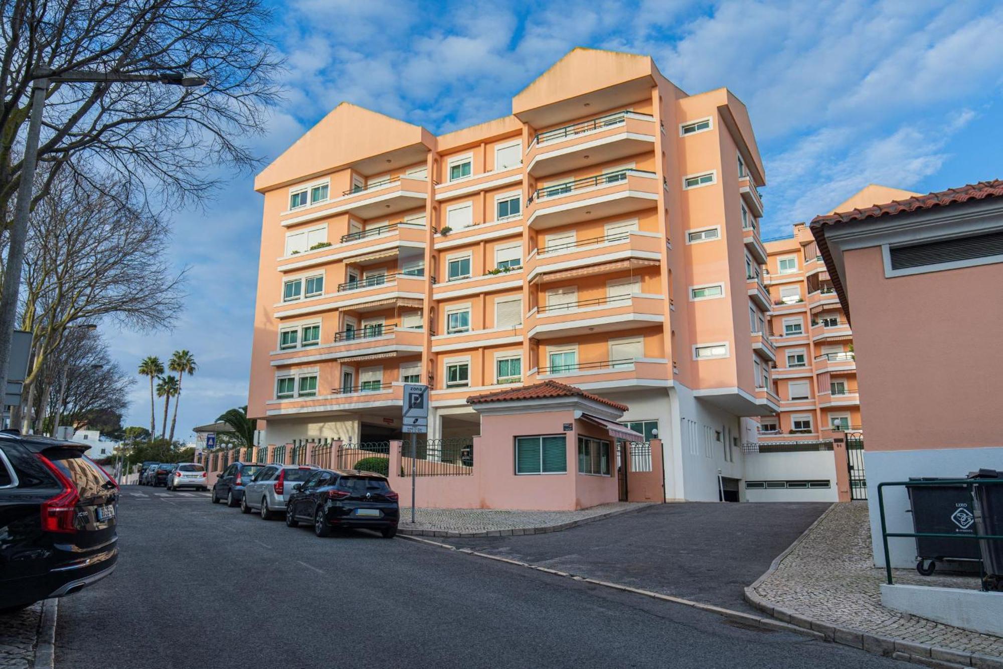 Deluxe 2Bdr Apartment In Carcavelos By Lovelystay エクステリア 写真